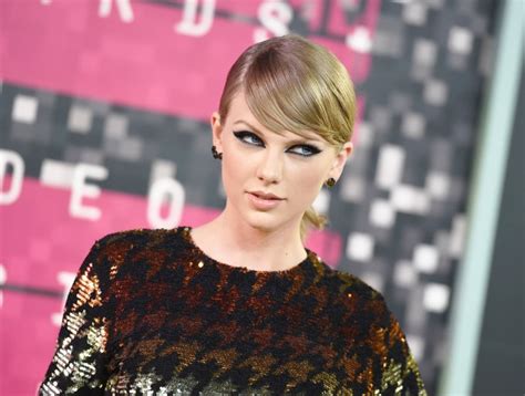 Taylor Swifts Best Vmas Moments Photos Of Her Highlights Hollywood Life