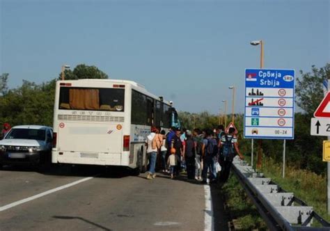 Kamenovan Autobus Sa Srpskim Turistima Vraćali Se Iz Grčke A Onda Je