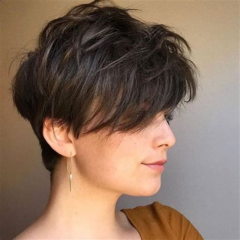 Cool Short Hairstyles For Women To Try This Summer