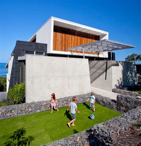 Bold Exterior Beach House With Minimalist Interiors Modern House Designs