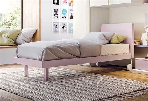 In questo articolo i vantaggi di un letto singolo con divano letto previsto in due versioni: Letto con ruote per cameretta Archè - CLEVER.IT