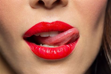 What It Means If A Girl Licks Her Lips While Talking To You Body Language Central