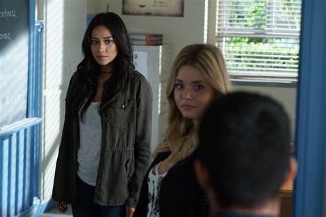pretty little liars recap emison is real the worst way possible teen vogue