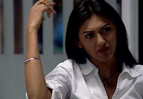 Tragis 7 Aktris Cantik Bollywood Yang Meninggal Bunuh Diri