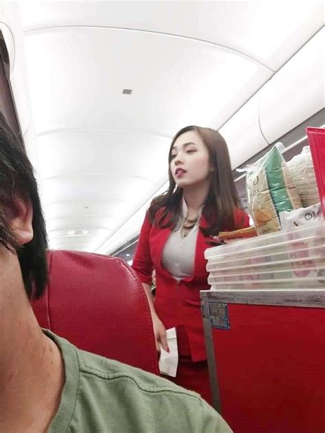 乘客側拍亞洲最正空姐瞬間爆紅 網友神出本尊私服居然美出新高度 爆新聞