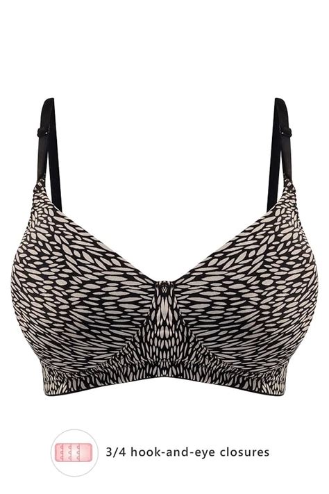 Buy Lightly Padded Non Wired Printed Multiway T Shirt Bra In Black