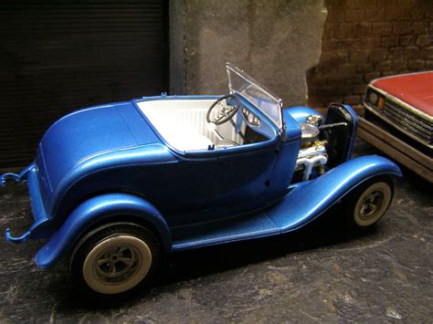32 Ford Street Rod Model Car Diorama Junkyard