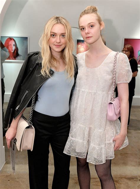 Dakota Fanning And Elle Fanning Co Exist In The Same Space
