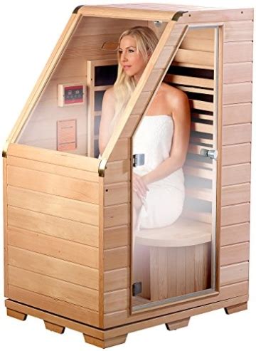 Im gegensatz zur klassischen sauna, in der saunaliebhaber bei eher trockener, heißer luft schwitzen, herrschen in einem dampfbad deutlich niedrigere temperaturen, die aber angesichts einer bis zu 100% relativen luftfeuchtigkeit ebenso zum schwitzen anregen. Mobile Sauna Für Zuhause
