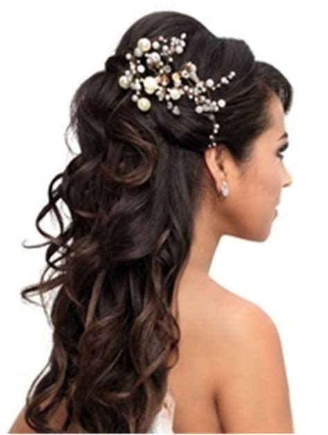 Sweet 11 Hairstyle Suggestions For The Quinceañera Celebration