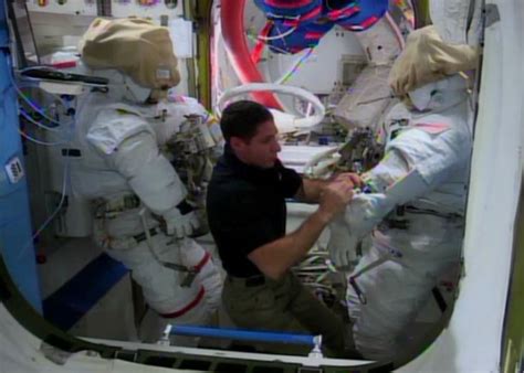 Iss Spacewalk Livestream Watch The Christmas Eve Repair Mission Here