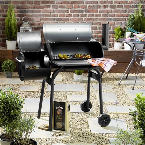 A smokebox can also be placed on a bbq grill. Houston Smoker BBQ Grill