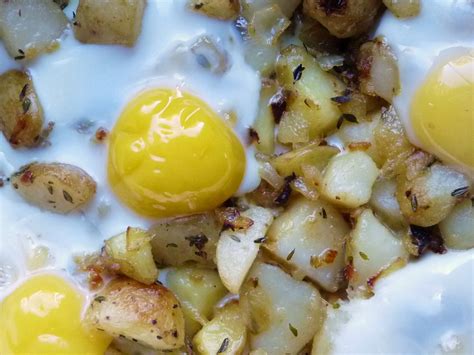 Fried Potatoes And Eggs Recipe — Dishmaps