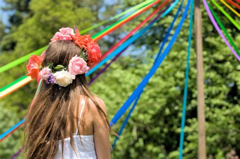 How To Add A Maypole Dance To Your Wedding Celebration Amm Blog