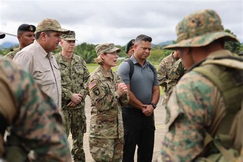 General Del Comando Sur Concluye Visita A Panamá Con Gira En Darién