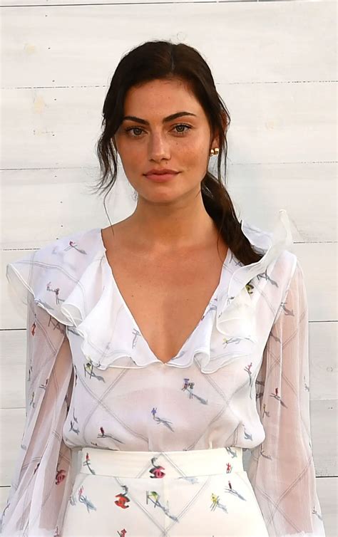 Phoebe Tonkin At Chanel Dinner To Celebrate J12 Yacht Club At Sunset