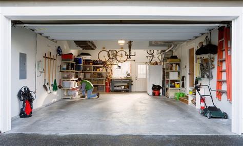 Smart Garage: Car park, or hobby room? You decide!