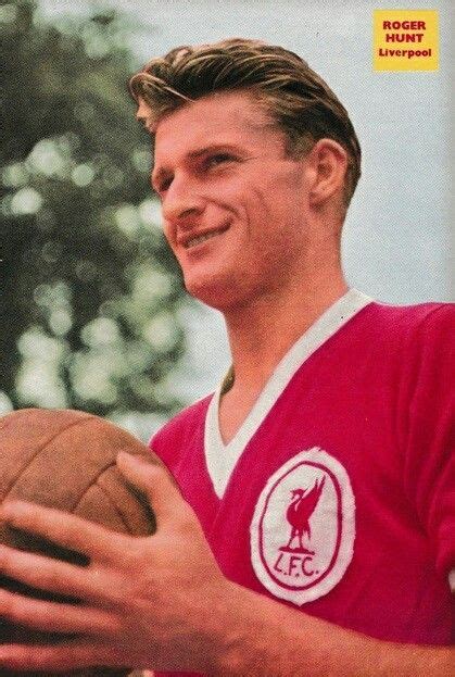 roger hunt of liverpool in 1964 fc liverpool liverpool football club football players roger