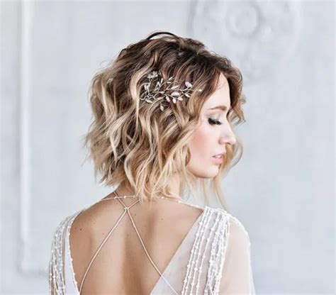 15 Gorgeous Wedding Hairstyles For Short Hair Woman Getting Married