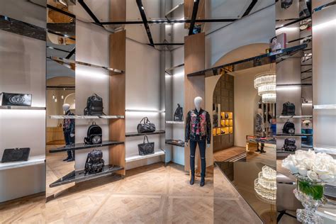 Balmain Flagship Store In Miami Les FaÇons