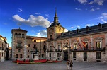 Magnífica Plaza de la Villa en Madrid | OgoTours