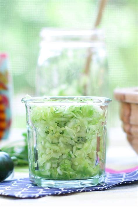 El chucrut, lo encontraréis en distintos formatos en los supermercados, en lata y en frasco de cristal. Jalapeno Cilantro Sauerkraut | Receta | Alimentos ...