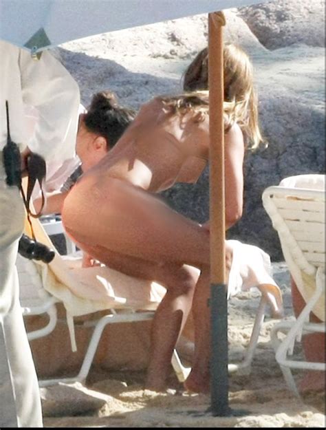 Jennifer Aniston Nude Beach