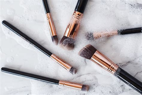 How to clean and sanitize your eyeshadows, powders and makeup. How to Clean your Makeup Brushes Properly - The Chriselle Factor