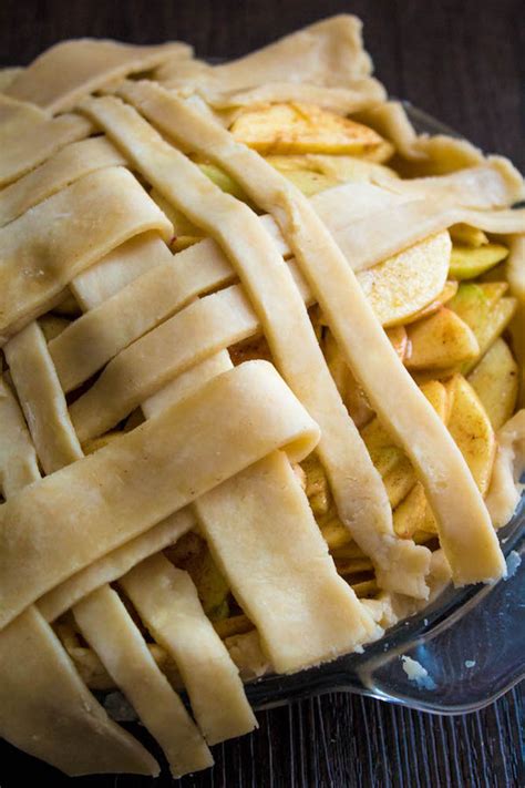 With a flaky, buttery crust made from scratch, and a. The BEST Homemade Apple Pie ~ Recipe | Queenslee Appétit