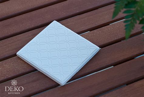 Weitere ideen zu keramikfliesen bemalen, fliesen, keramikfliese. DIY: coole Untersetzer selber gießen und gestalten - Deko ...