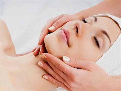 Lymphatic Drainage Massage For Face Know Tips To Massage For Effective Results Onlymyhealth
