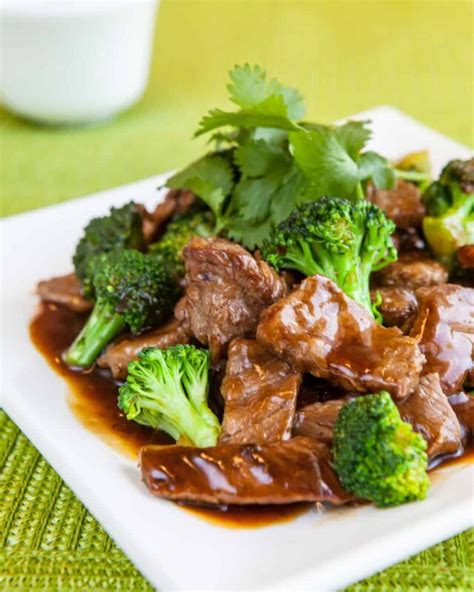 Whisk together the beef broth and cornstarch until the cornstarch is completely dissolved. Easy 10 minute Chinese Beef and Broccoli Stir Fry Recipe