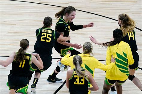 sweet 16 set for women s ncaa tournament with 3 pac 12 teams still dancing