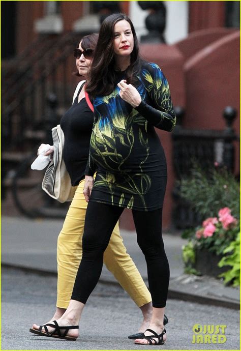 Photo Liv Tyler Gets In Father Daughter Bonding With Dad Steven Tyler 16 Photo 3690336 Just