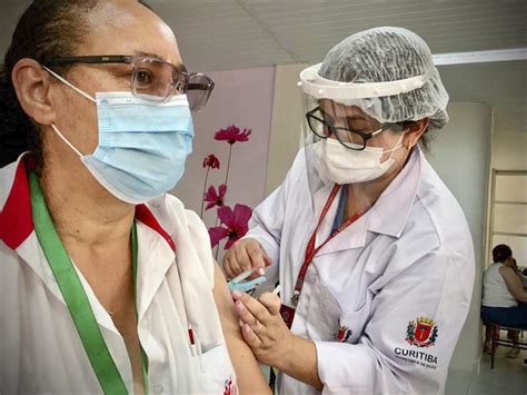 Allez racontez moi une histoire !! Curitiba já implementou 42. 913 doses da vacina Covid-19 ...