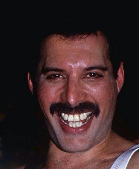 His Smile Is Perfect Even Because Of His Teeth Freddie Mercury Queen Freddie Mercury