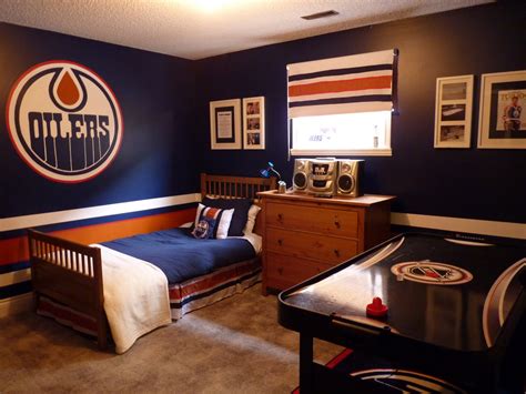We have put together a collection of 10 of our favorite boys hockey themed bedroom ideas to inspire you. Boys Room Paint Ideas with Simple Design - Amaza Design