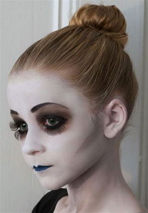 Group of kid in halloween costumes. 15 Easy Halloween Makeup Ideas For Kids 2019 | Modern ...