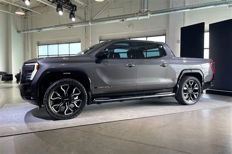 5 Coolest Features Of The 2024 Gmc Sierra Ev Carbuzz
