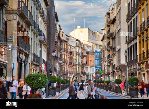 Granada Spain 18 October 2017 Busy Shopping Street In Historic
