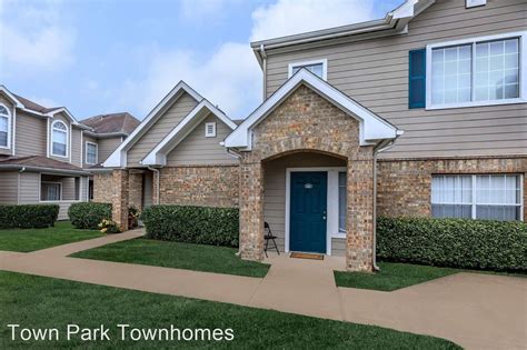 Newly Remodeled Town Park Townhomes Welcome Home 9950 Town