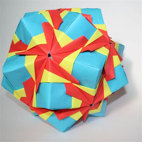 Origami artists have been called to work in many fields to share their expertise. Hidden Yesterdays.: Origami balls