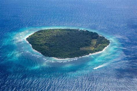 10 Uninhabited Islands Around The World