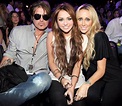 La familia de Miley Cyrus comparte sus éxitos en Internet