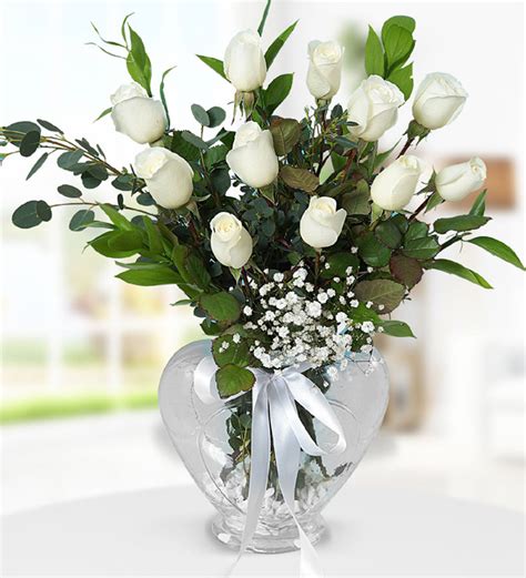 Send Flowers Turkey 11 White Roses In Heart Vase From 13usd