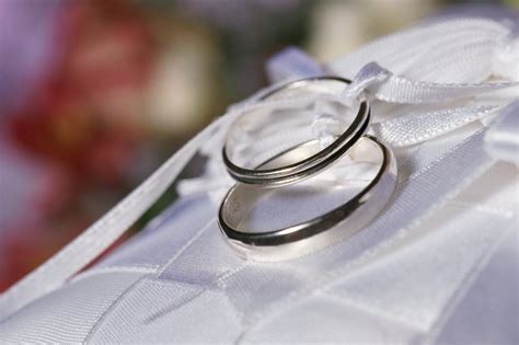 Which also typically match the engagement rings selected for the bride to. Sterling Silver vs White Gold Wedding Bands | Livestrong.com