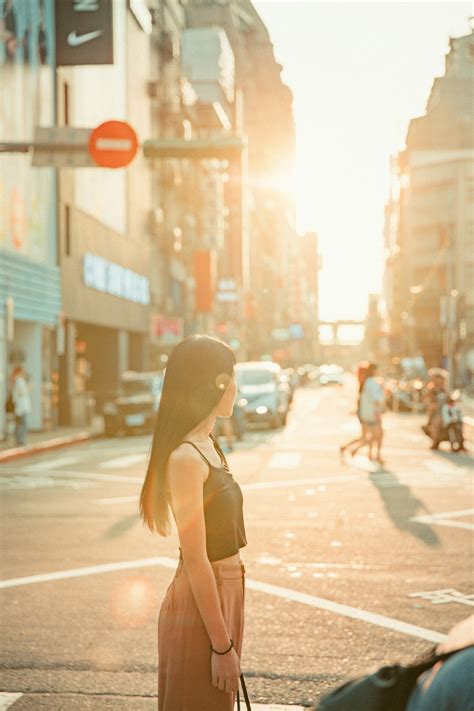 Sunny Street Pictures Download Free Images On Unsplash