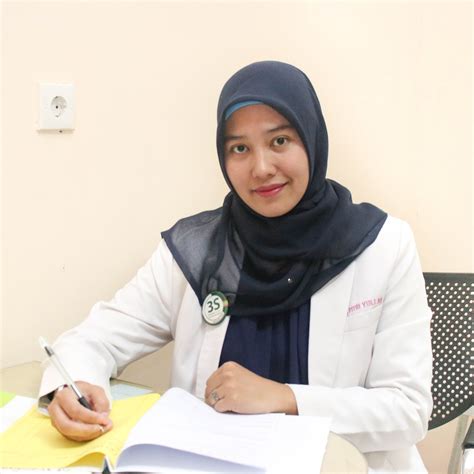 Drg Fitri Yuli Mardiyati Dokter Gigi Buat Booking Online Hellosehat