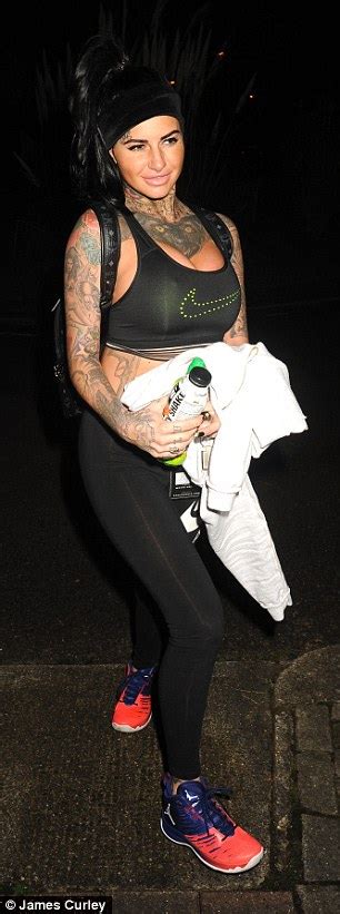 Jemma Lucy Flaunts Busty Figure In Tight Gym Ensemble Daily Mail Online