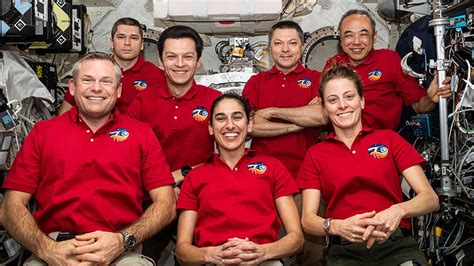 Crew Ends Week With Science Packed Day Space Station